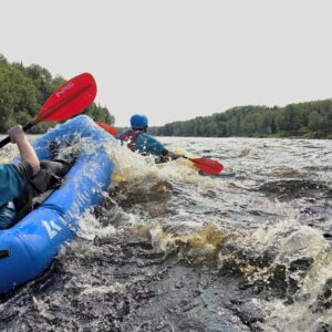 DESCENTE DE RIVIÈRE EN PACKRAFT